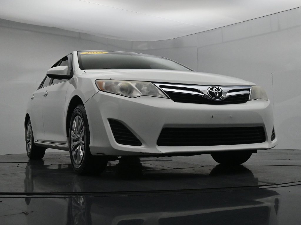Used 2014 Toyota Camry LE FWD image 36