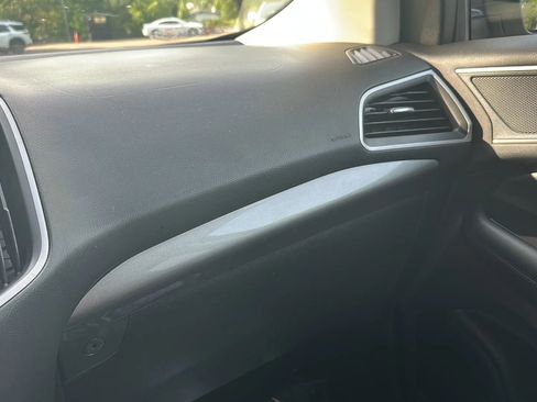 Used 2019 Ford Edge SEL w/ Equipment Group 201A FWD image 40
