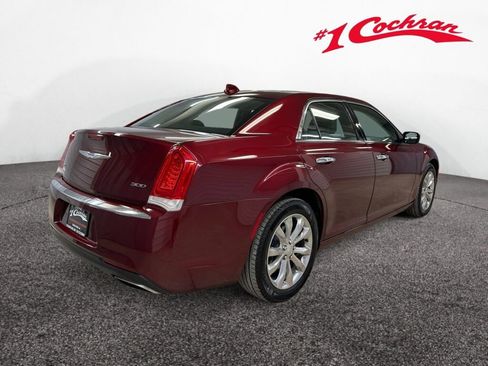 Used 2018 Chrysler 300 Limited image 24