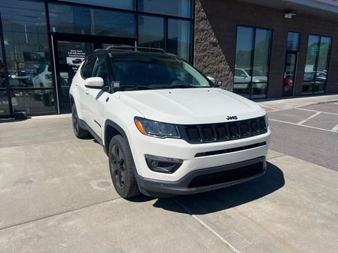 Used 2020 Jeep Compass Latitude AWD/4WD image 2