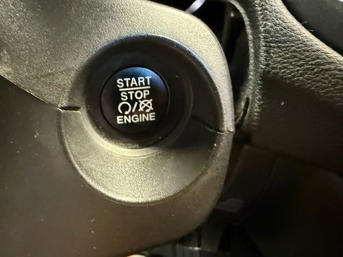 Used 2020 Jeep Compass Trailhawk image 20