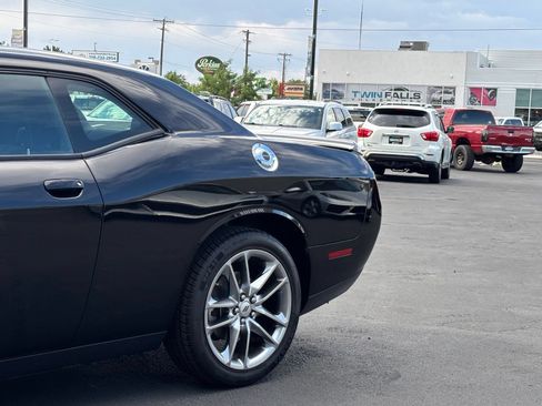Used 2022 Dodge Challenger GT AWD/4WD image 7