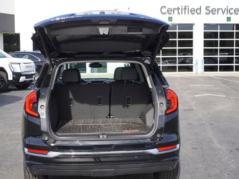 Used 2024 GMC Terrain Denali w/ Denali Premium Package image 12