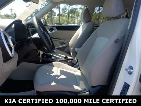Certified 2025 Kia Soul LX w/ LX Technology Package image 20