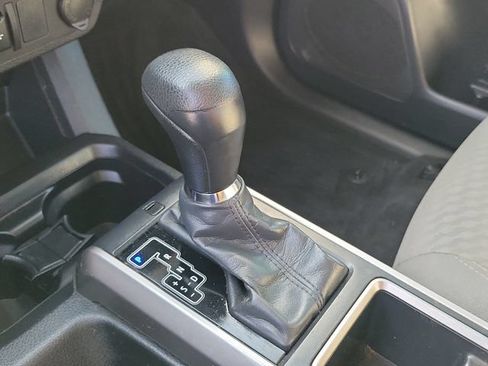 Used 2022 Toyota Tacoma SR5 AWD/4WD image 21