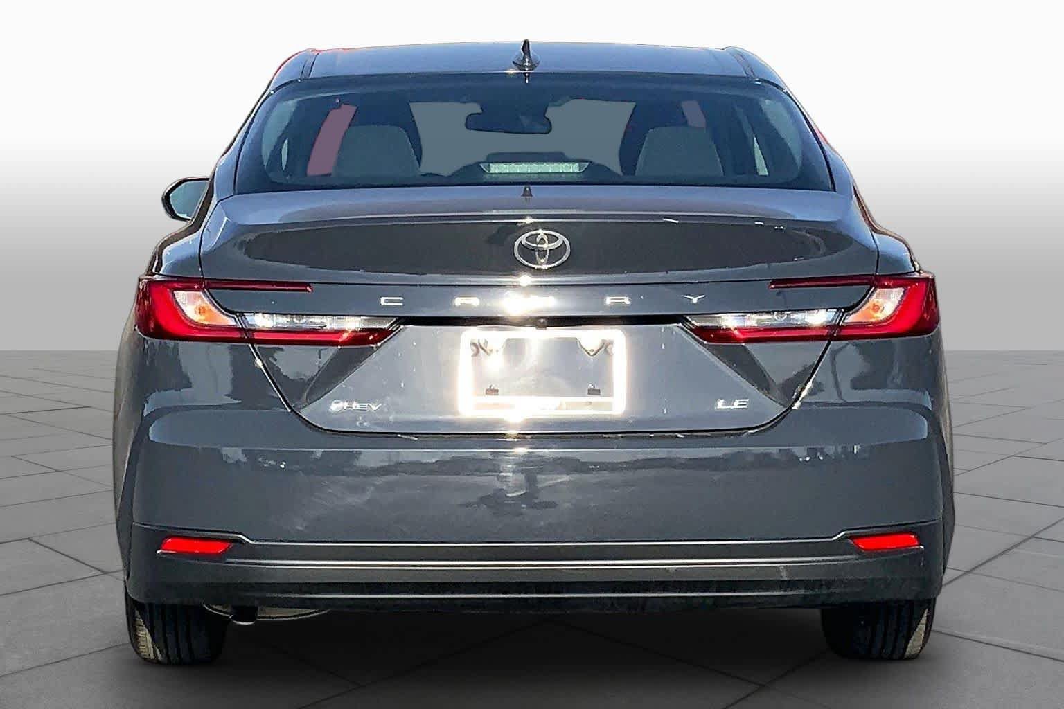 Used 2025 Toyota Camry LE FWD image 5