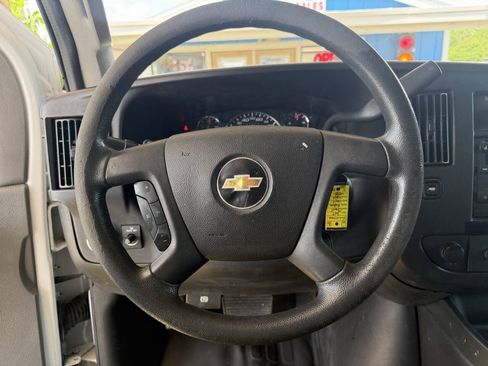 Used 2017 Chevrolet Express 2500 RWD image 14