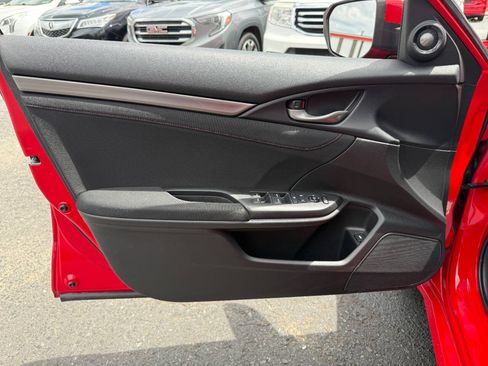 Used 2018 Honda Civic Si image 17