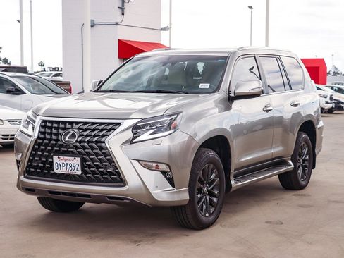 Used 2022 Lexus GX 460 Premium w/ Premium Package AWD/4WD image 3