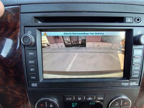 Used 2011 GMC Yukon Denali image 26