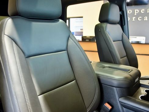 Used 2022 Chevrolet Tahoe LT w/ Luxury Package AWD/4WD image 31