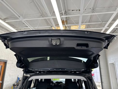 Used 2023 Jeep Renegade Trailhawk AWD/4WD image 10