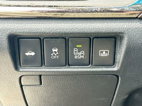 Used 2013 Toyota Avalon Limited image 6