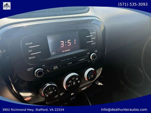 Used 2014 Kia Soul ! FWD image 21