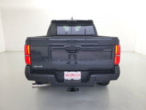 Used 2025 Toyota Tacoma SR image 6