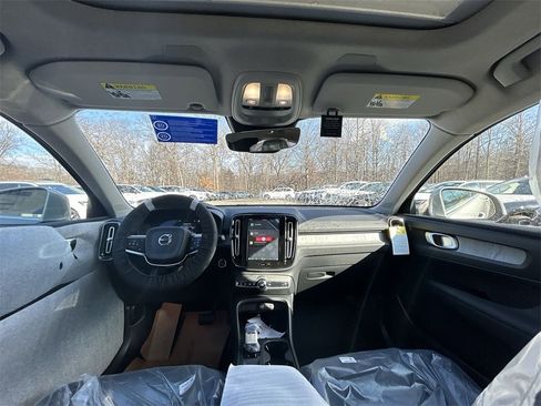 New 2025 Volvo XC40 B5 Core w/ Protection Package Premier image 12