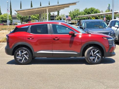 New 2025 Nissan Kicks SV image 3