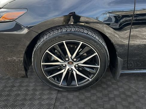 Used 2022 Toyota Camry SE image 8