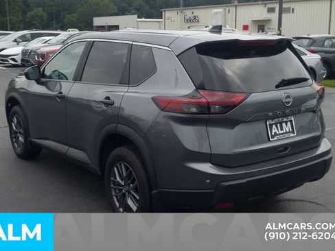 Used 2025 Nissan Rogue S AWD/4WD image 9