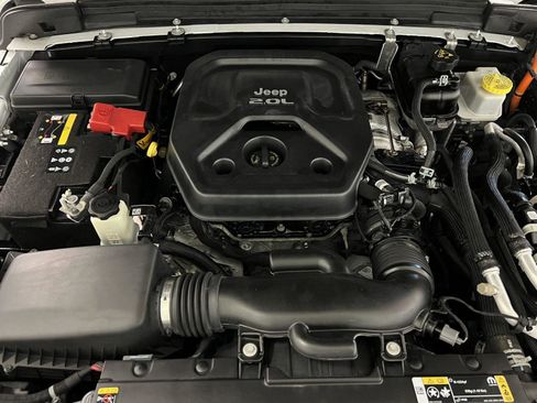 Used 2021 Jeep Wrangler Unlimited Sahara w/ Cold Weather Group image 39