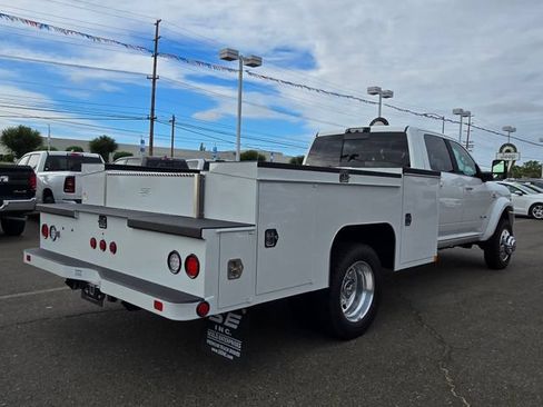 New 2026 RAM 5500 4x4 Crew Cab w/ Laramie Trim Package image 4