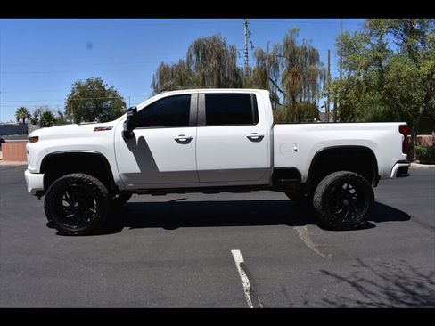 Used 2020 Chevrolet Silverado 2500 LT w/ Z71 Off-Road Package AWD/4WD image 4