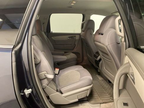 Used 2017 Chevrolet Traverse LT image 24