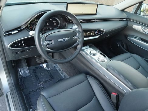 Used 2024 Genesis GV70 2.5T w/ Select Package image 12