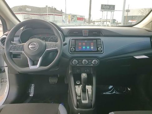 Used 2025 Nissan Versa SV image 12