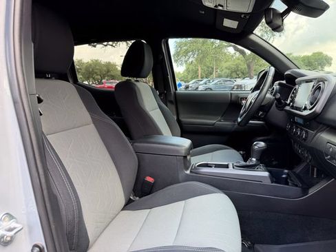 Used 2021 Toyota Tacoma TRD Sport w/ Technology Package RWD image 15