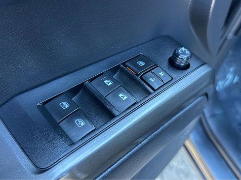 Used 2022 Toyota Tacoma TRD Off-Road image 33