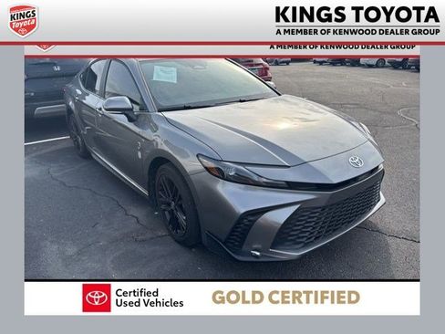 Certified 2025 Toyota Camry SE image 1