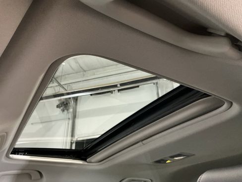 Used 2020 MAZDA CX-5 Touring image 4