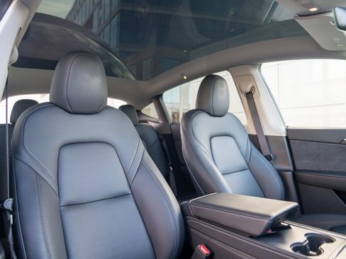 Used 2024 Tesla Model Y Long Range image 26