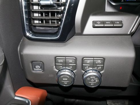 New 2026 GMC Sierra 1500 Denali Ultimate w/ LPO, Black Badging Package AWD/4WD image 26