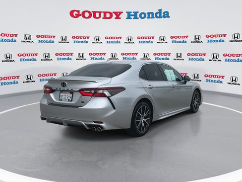 Used 2023 Toyota Camry SE w/ Convenience Package FWD image 8