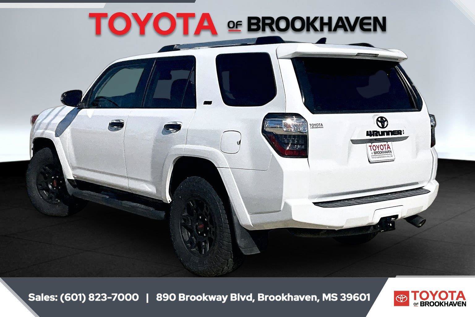Used 2021 Toyota 4Runner SR5 Premium w/ Moonroof Package AWD/4WD image 2