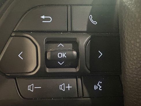 Used 2025 Toyota Tacoma SR image 10