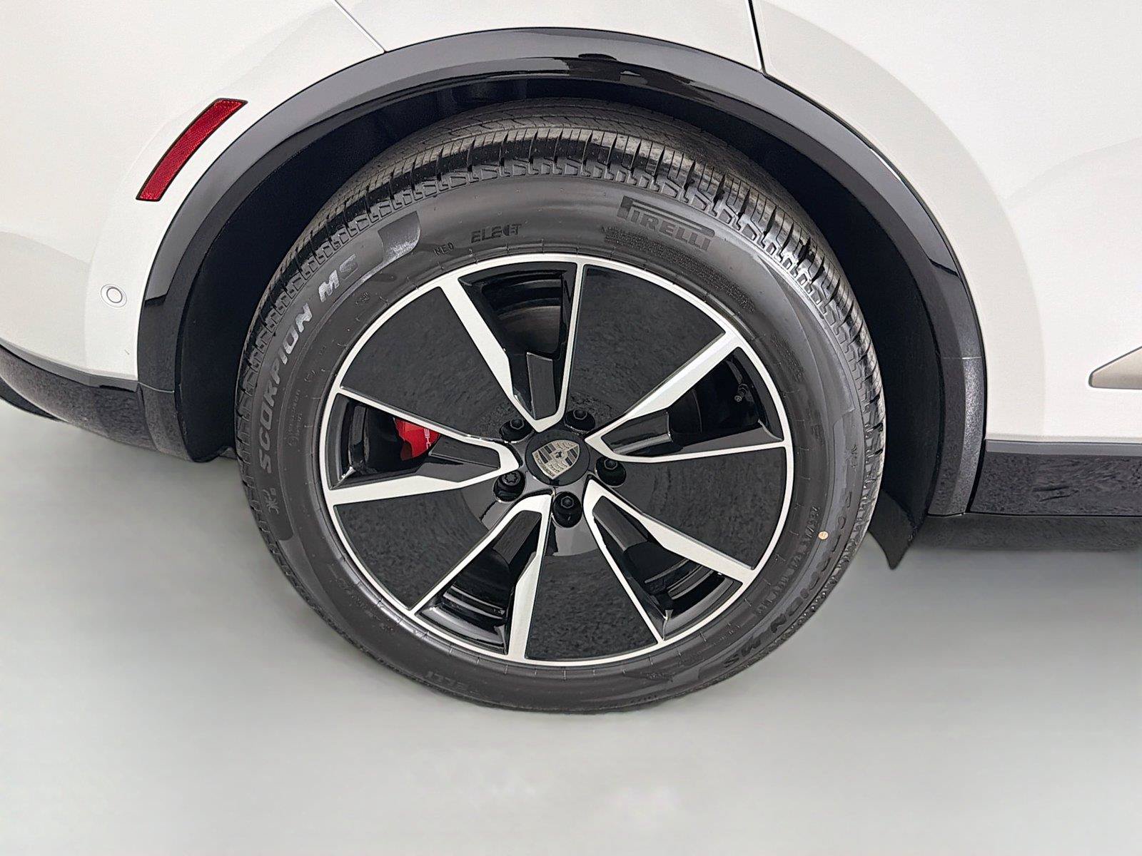 Used 2026 Porsche Macan Turbo Electric AWD/4WD image 13