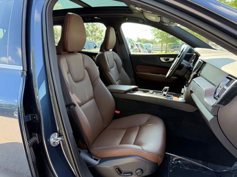 Certified 2023 Volvo XC60 B5 Plus w/ Climate Package AWD/4WD image 10
