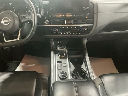 Used 2022 Nissan Pathfinder SL AWD/4WD image 12