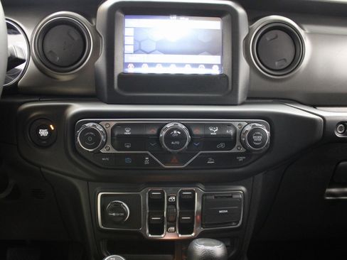 Used 2023 Jeep Wrangler Unlimited image 38