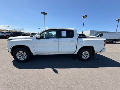 Certified 2024 Nissan Frontier SV w/ Technology Package AWD/4WD image 8