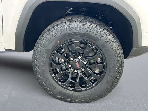 New 2026 GMC Canyon Elevation RWD image 32
