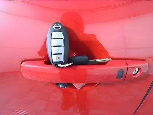 Used 2024 Nissan Frontier SV w/ SV Convenience Package image 17