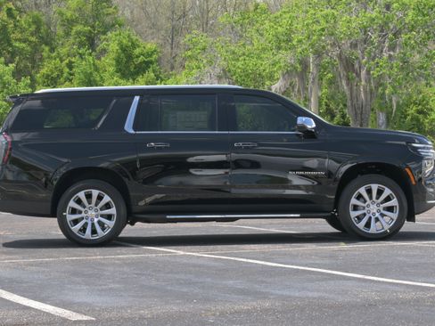 New 2026 Chevrolet Suburban Premier AWD/4WD image 7