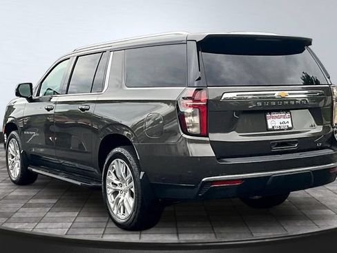 Used 2021 Chevrolet Suburban LT w/ LT Signature Package AWD/4WD image 4
