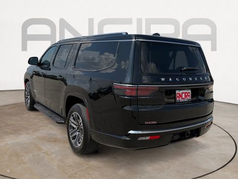 Used 2024 Jeep Wagoneer L Series II RWD image 9