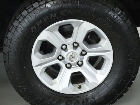 Used 2019 Toyota 4Runner SR5 Premium AWD/4WD image 43