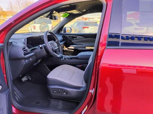 New 2025 Chevrolet Traverse LT w/ Midnight/Sport Edition image 9